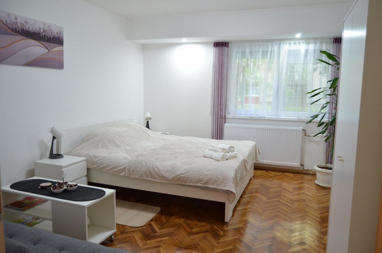 Mikmari Apartman Subotica Eksteriør billede