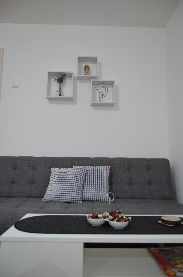 Mikmari Apartman Subotica Eksteriør billede